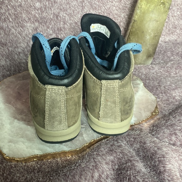 Timberland Boots (Waterproof Leather) Size 9 - Picture 2 of 5